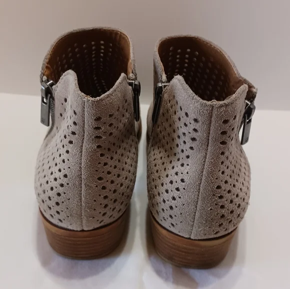 SOLD 🍀Lucky Brand Suede Taupe Booties Size 9 - Picture 6 of 9